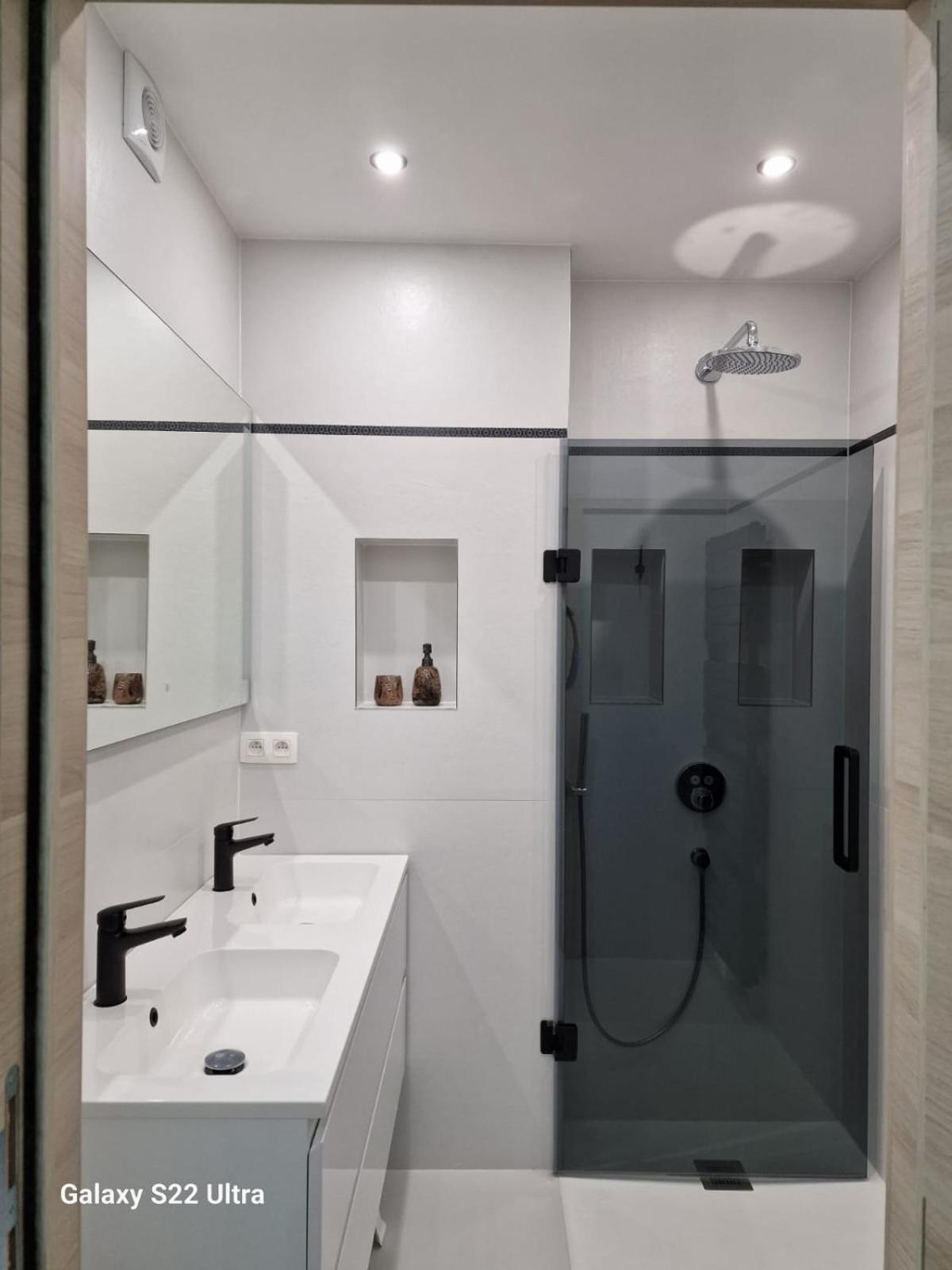 Luxury Renovated 3 Rooms Apartment 오스텐드 외부 사진