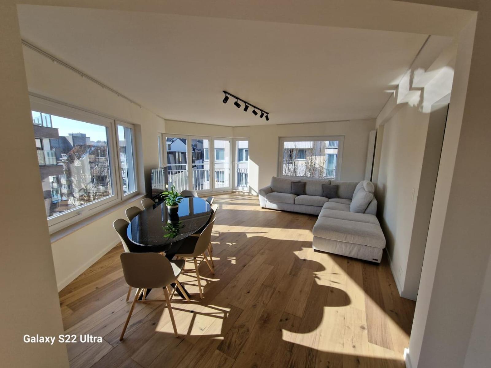 Luxury Renovated 3 Rooms Apartment 오스텐드 외부 사진